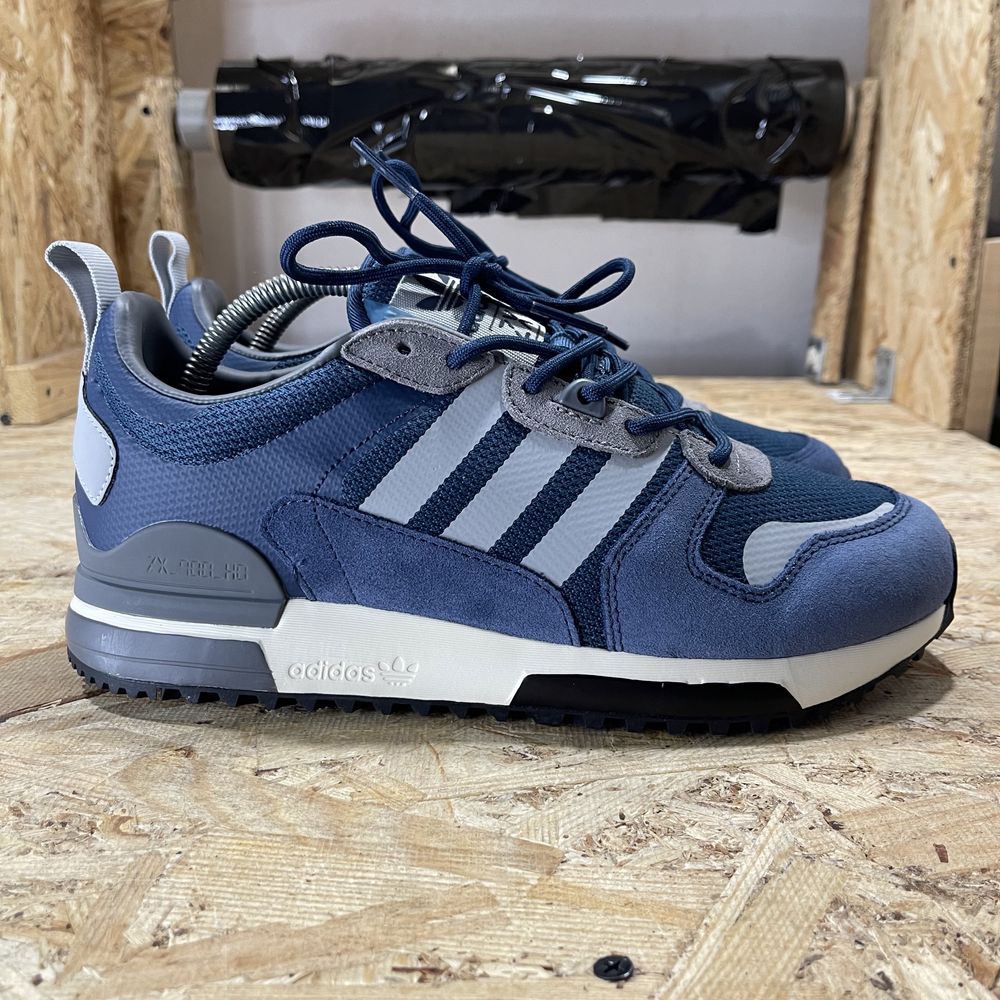 Чоловічі кросівки Adidas ZX 700 HD Blue