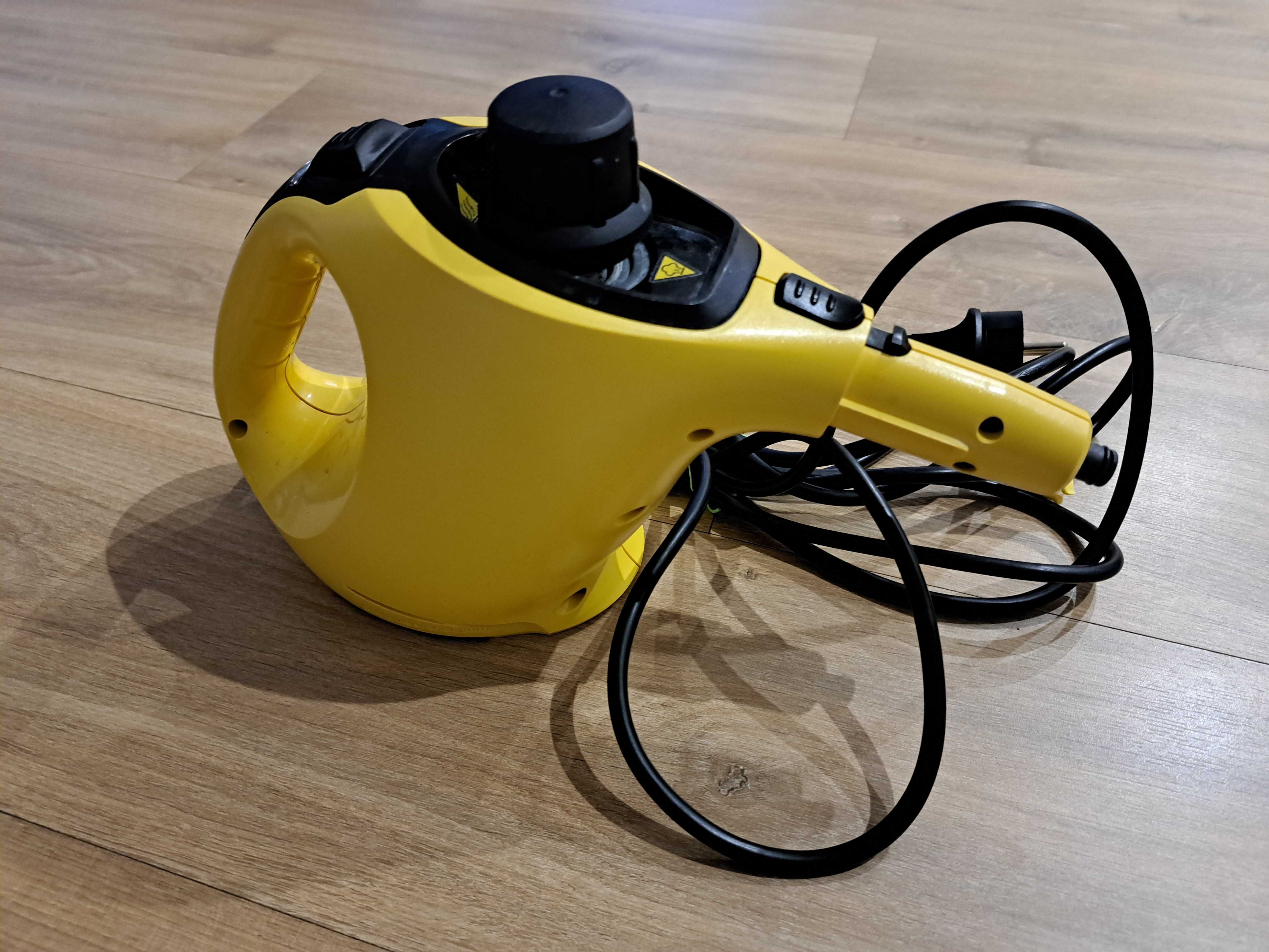 Czyścik parowy Karcher SC 1 EasyFix z zestawem do czyszczenia podłóg