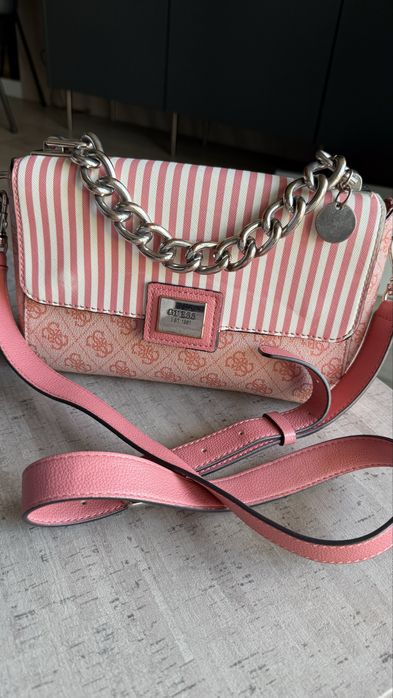 Torebka Guess na ramię różowa modna chanel torba damska