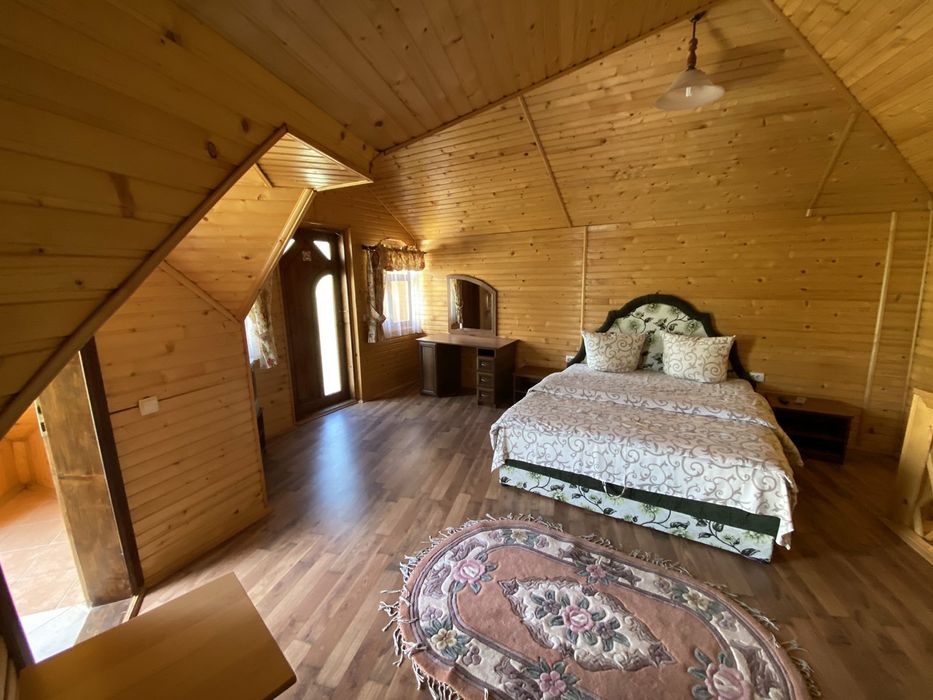 Будиночоки з басейном  та сауною