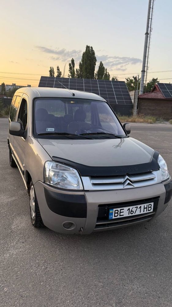 Продам семейную машину