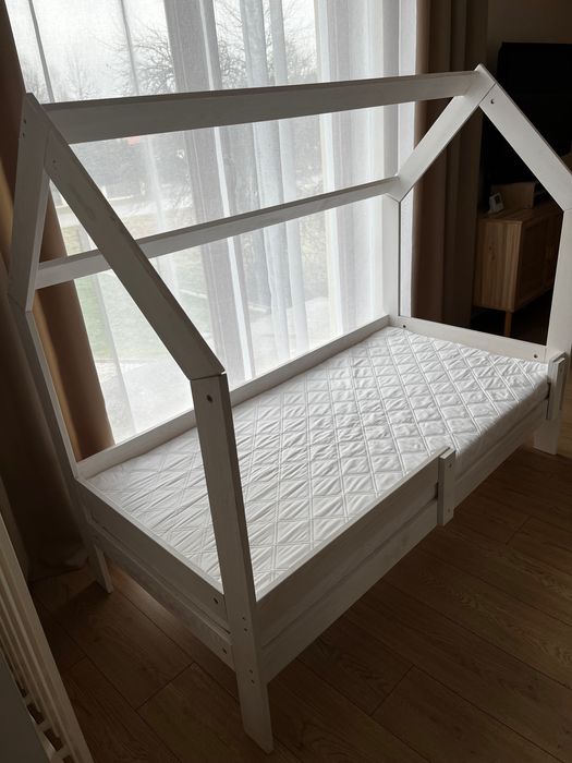 Łóżko domek 160x80 z materacem