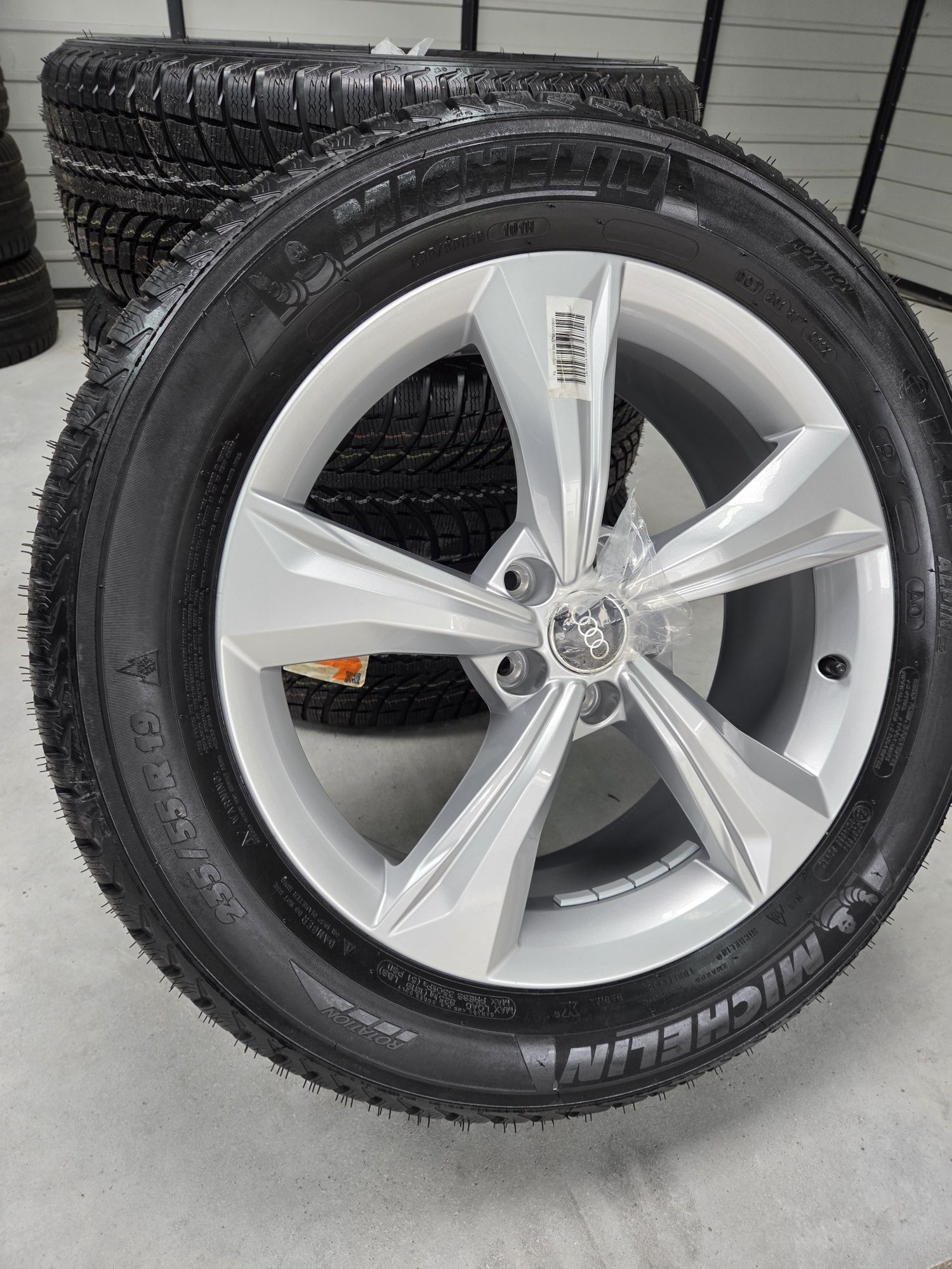 Nowe Oryginalne Koła zimowe 19 Audi Q5 Michelin 2023r