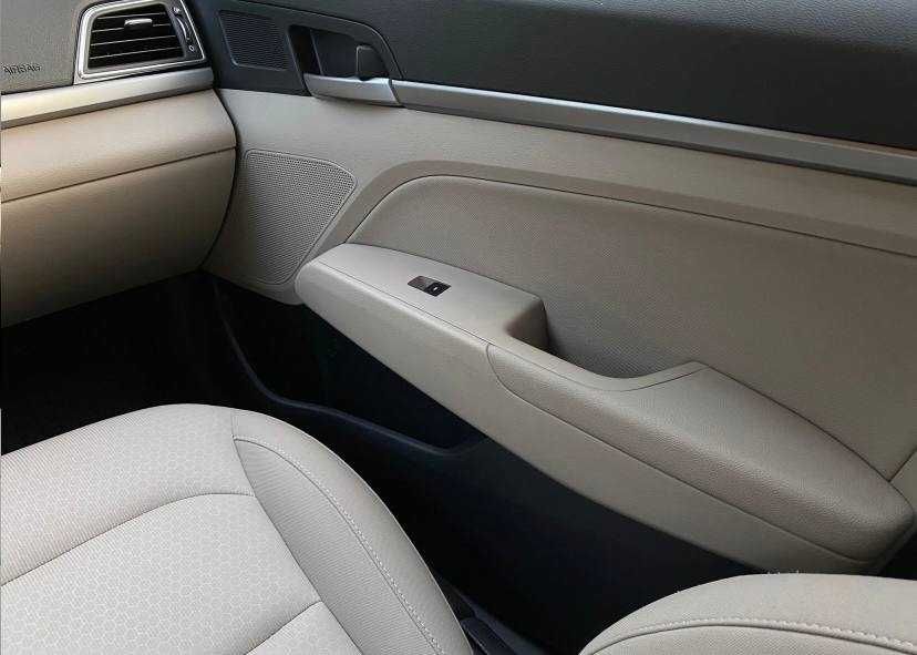 Hyundai Elantra 2017 року