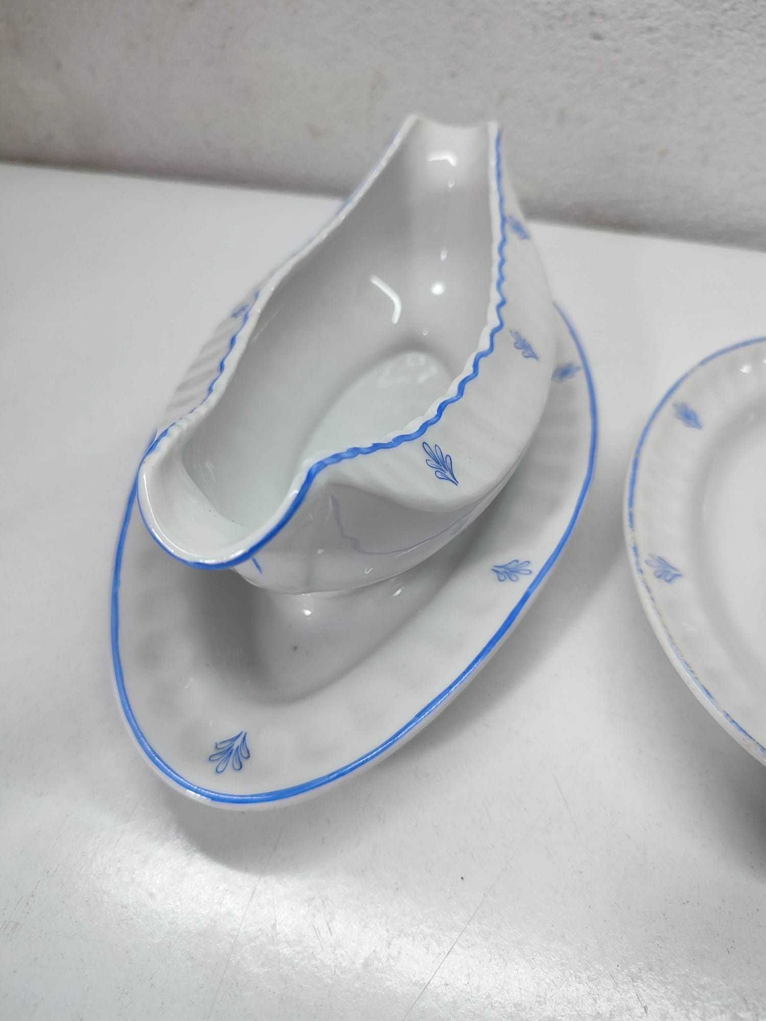 Molheira Branca e Azul de Cerâmica + Prato