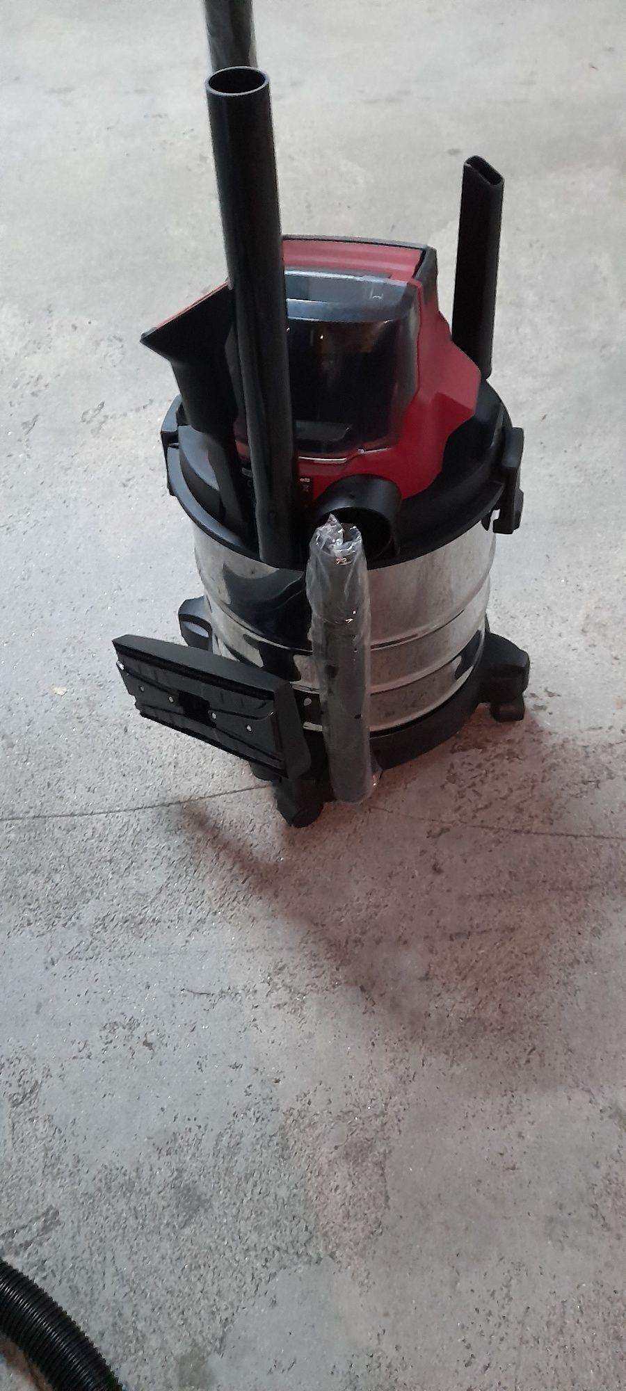 Vendo aspirador + duas baterias com carregador  einhell