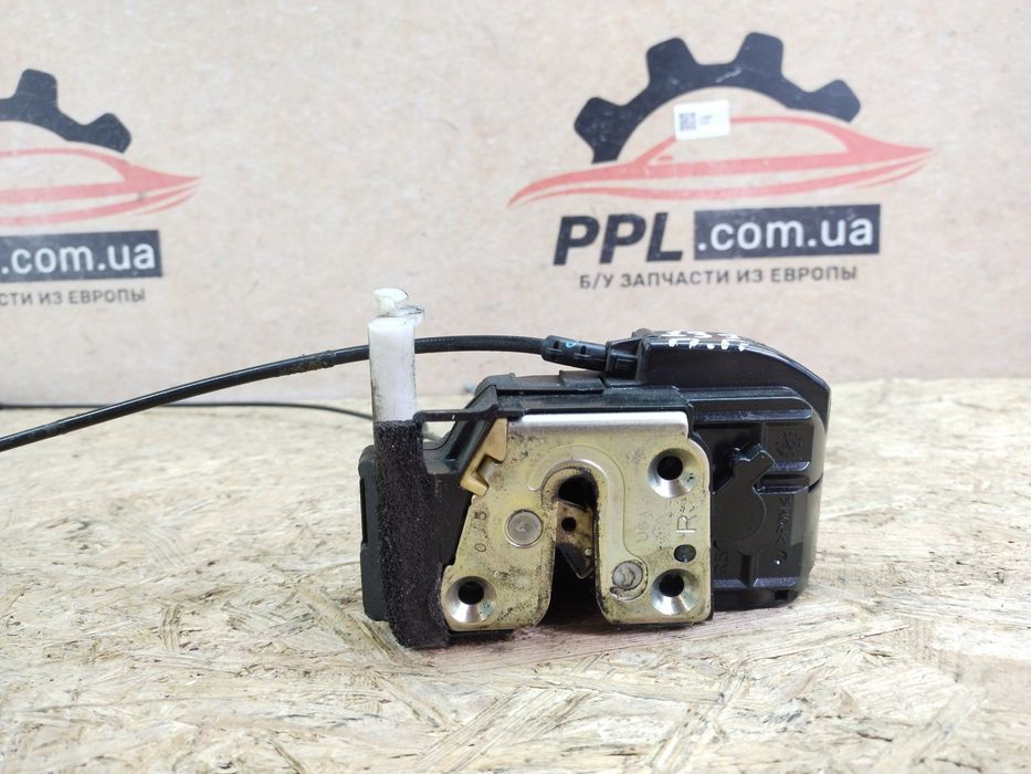 Nissan Titan 2004-2015 замок двери передней правой