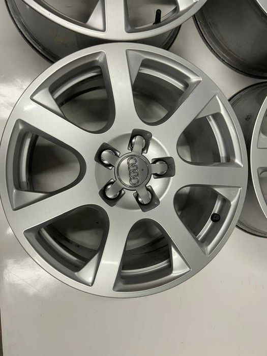 Felgi Aluminiowe oryginał Audi 5x112  8J x 17'' ET 39 Audi