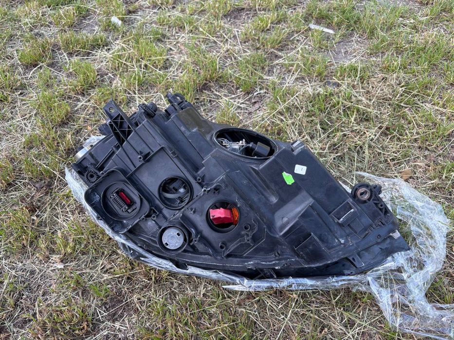 Lampa przednia lewa VW Golf VII 7 bi xenon GTE niebieski cala EU