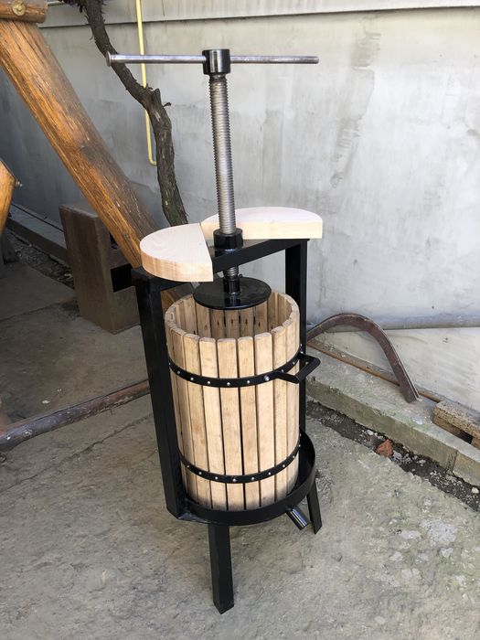 Прес для винограду та саду