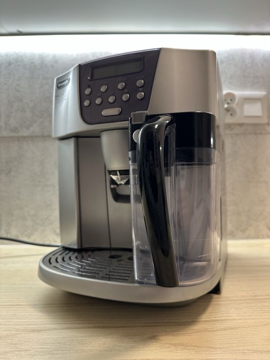DeLonghi Magnifica Pronto Cappucino Ekspres Do Kawy z Młynkiem
