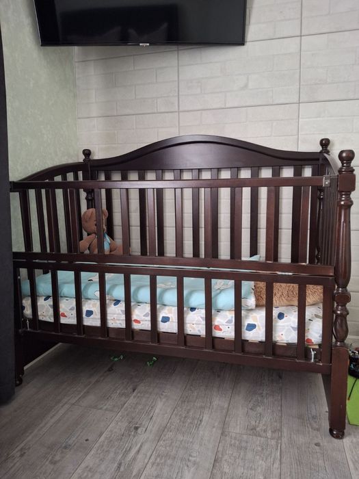 Ліжко, колиска дерев'яна