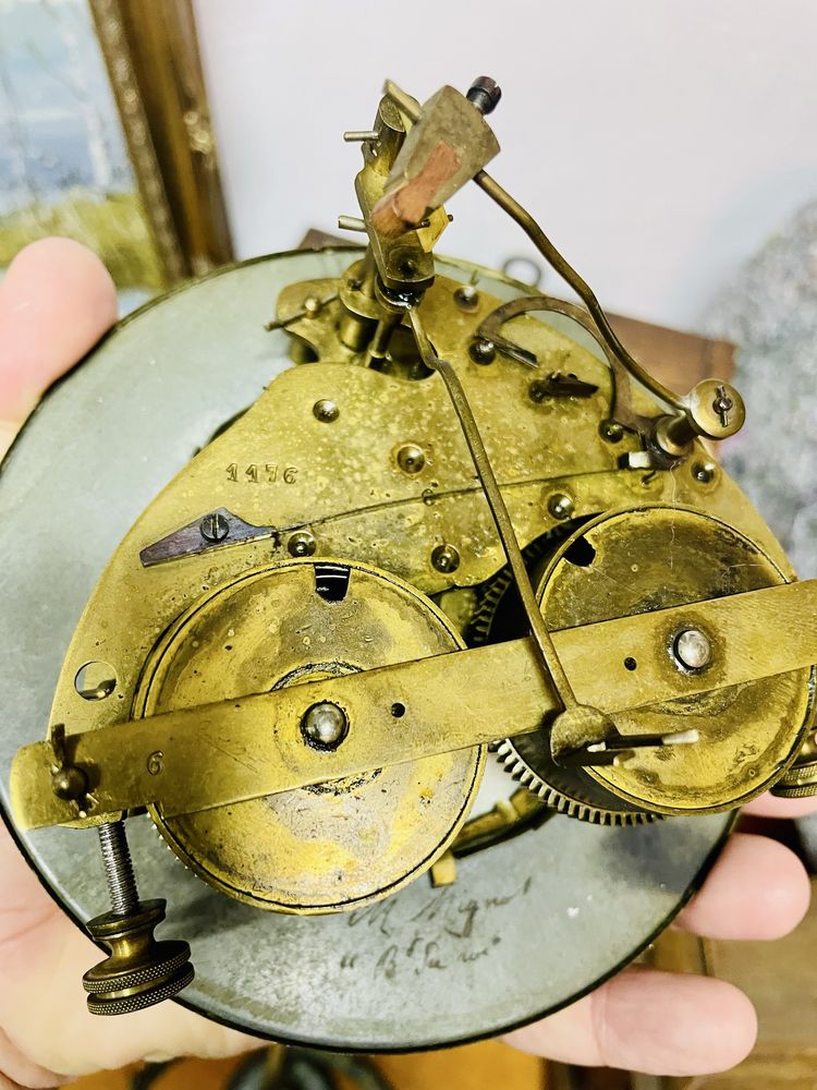Piekny stary zegar z bardzo rzadkim mechanizmem