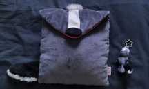 Conjunto Nici - Almofada / peluche + porta chaves texugo