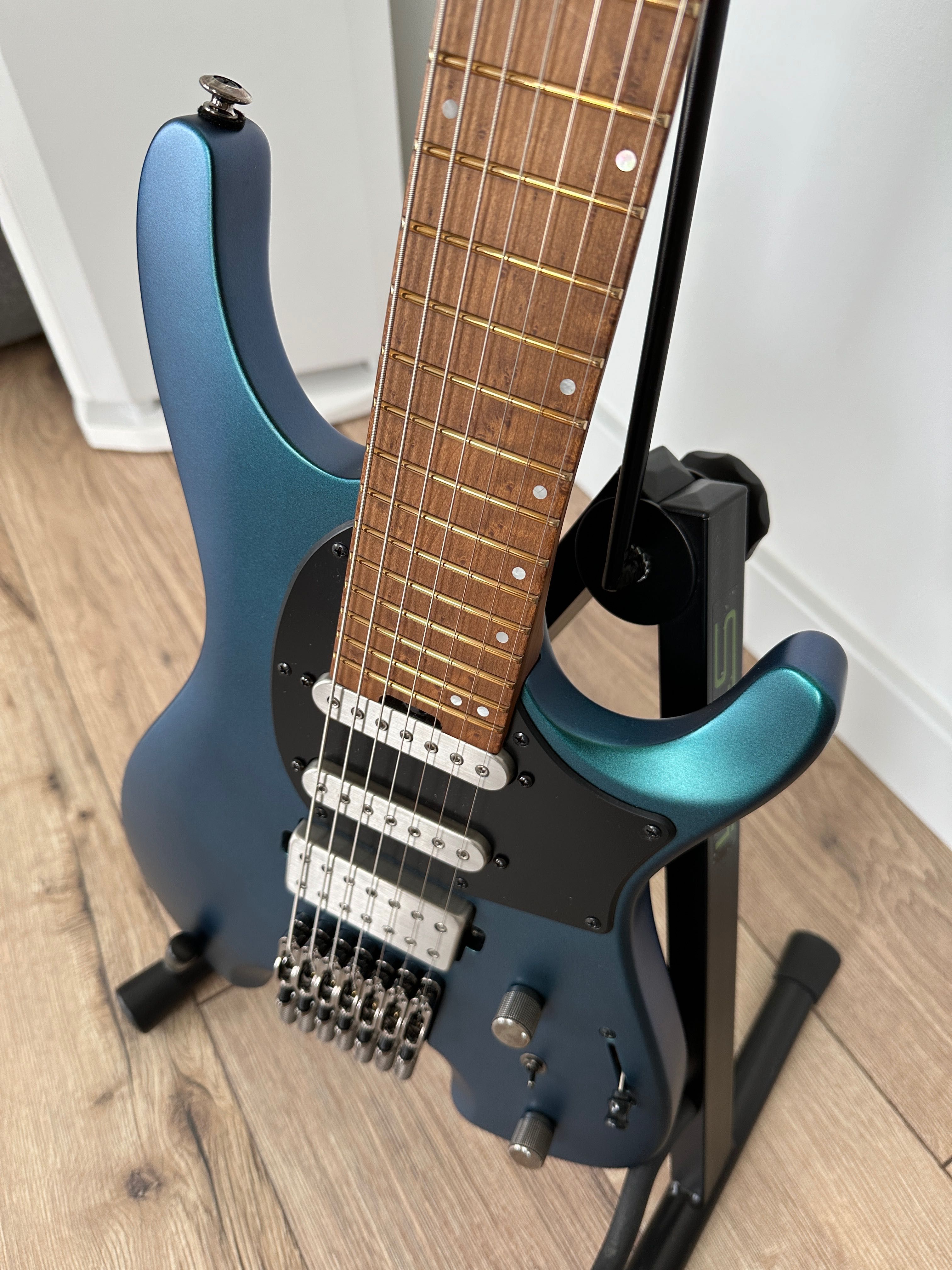 Gitara headless Ibanez Q547 BMM, 7-strunowa, nowa