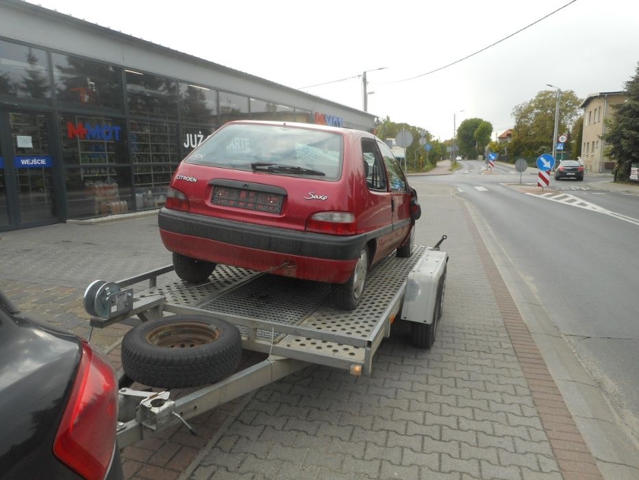 Citroen Saxo,kolor wiśniowy metalik,3 drzwi,1,0 benzyna