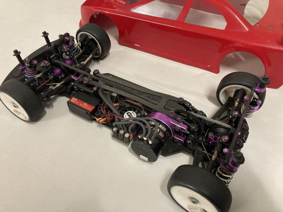 Carro telecomandado Schumacher Mi4CX