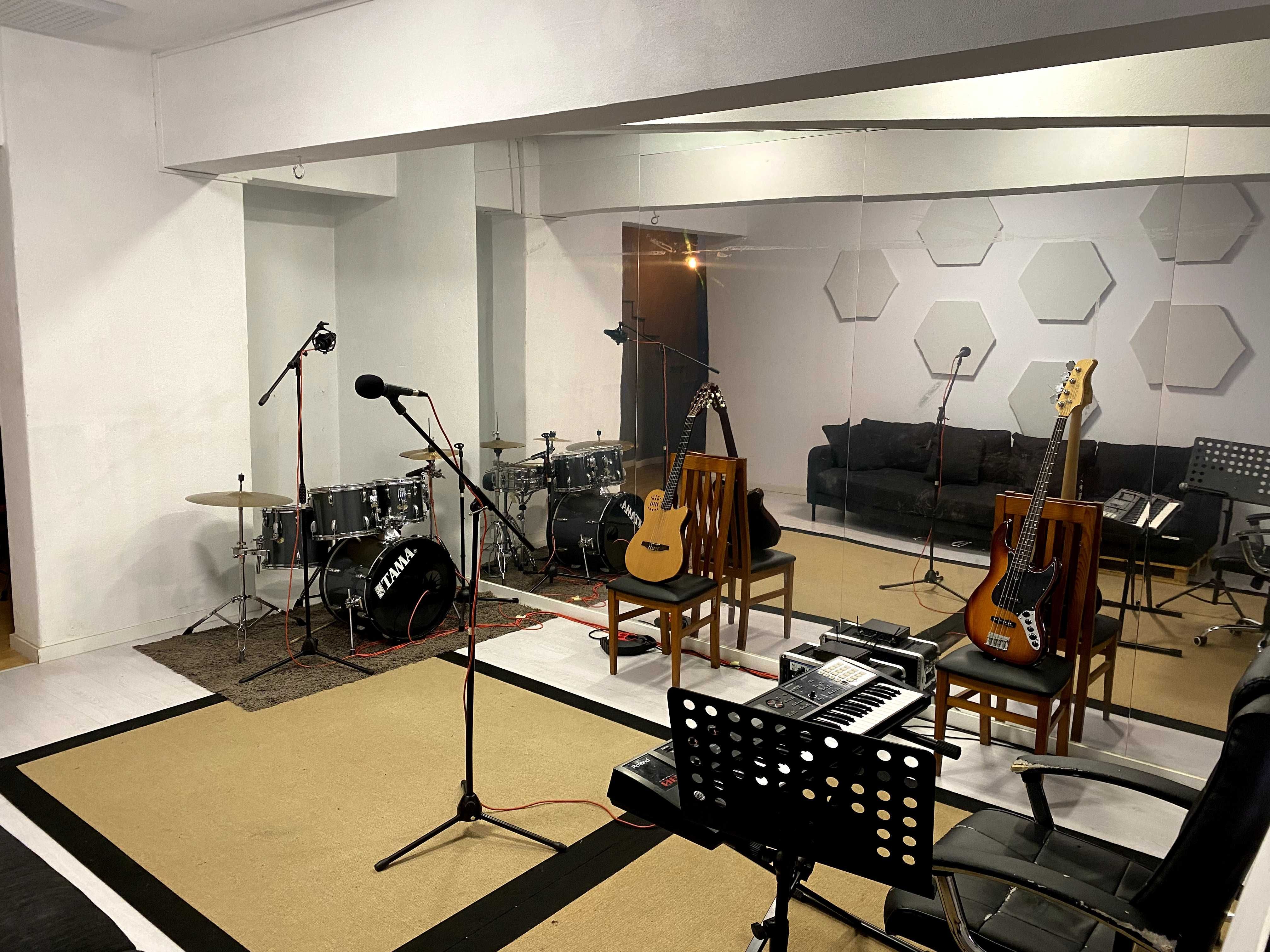 Sala de Ensaios E4ALL — equipada e bem localizada