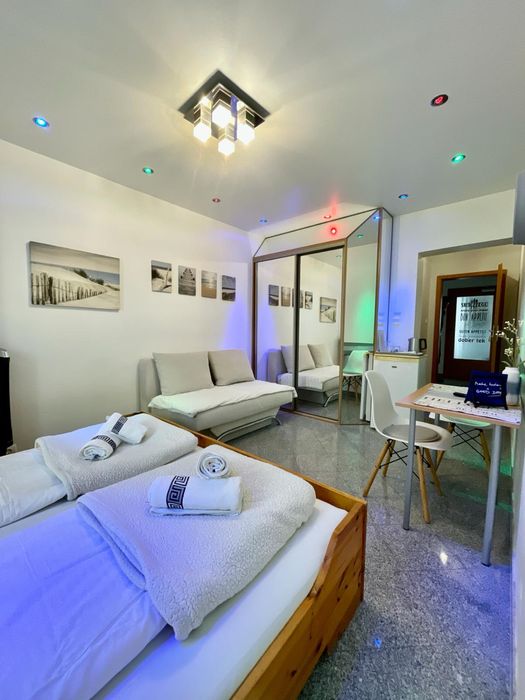 OKAZJA ! - NOCLEGI NAD MORZEM /  „Surga Apartament” w Ustroniu Morskim