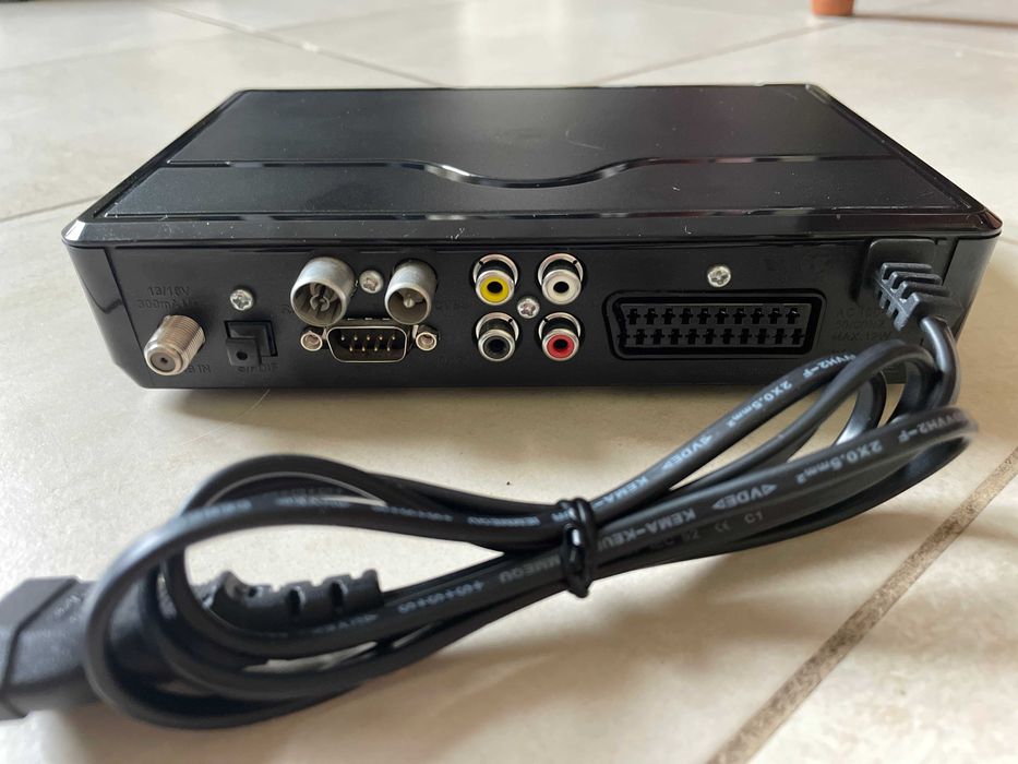 TV тюнер Супутниковий ресивер Gione S1026