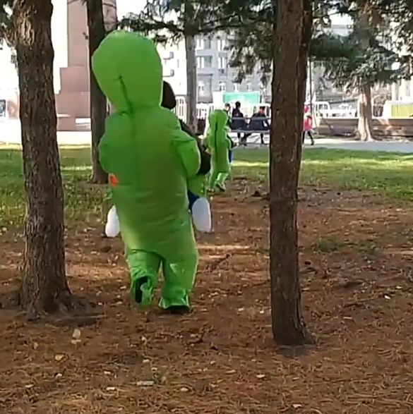 Надувний костюм прибульця, інопланетянина. Хелловін. Косплей. Реквізит