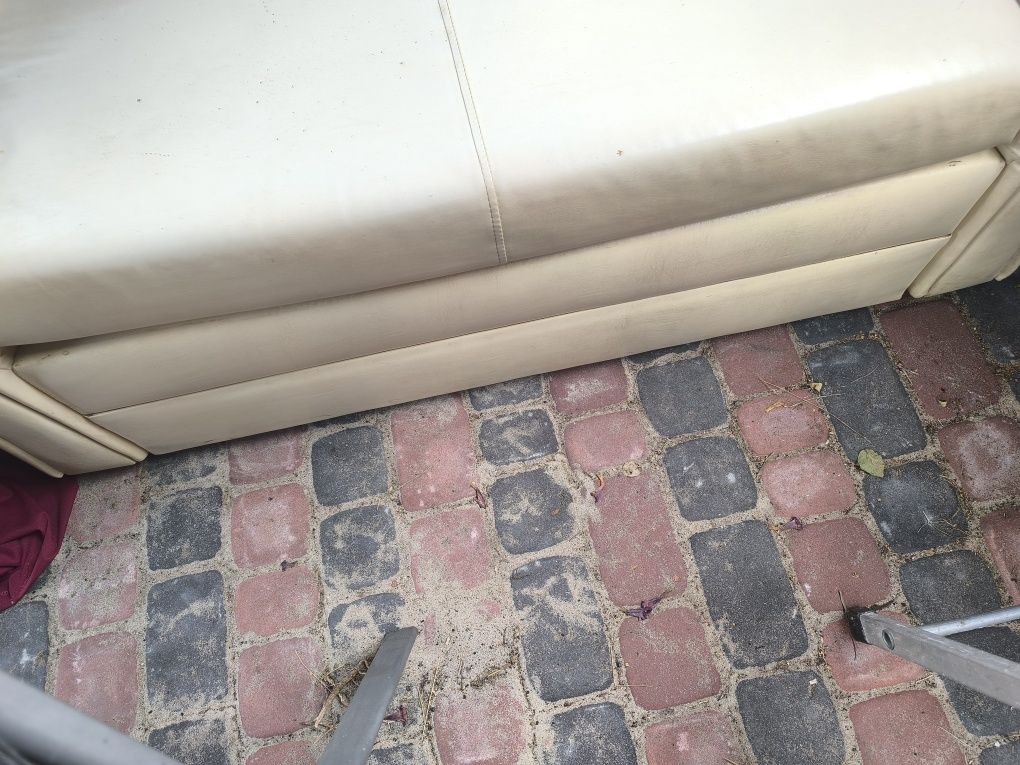 Sprzedam kanapę sofę z funkcą sania prawdopodobnie skóra naturalna