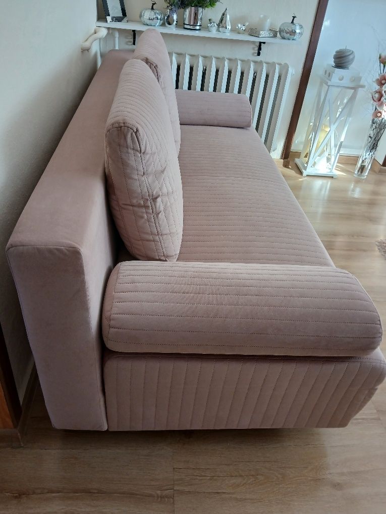 Elegancka i funkcjonalna sofa
