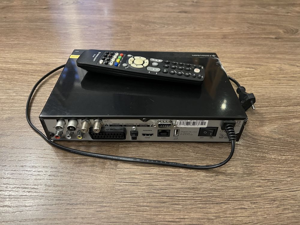 Tuner satelitarny i telewizyjny dvb-t2 Ferguson Ariva 153 Combo