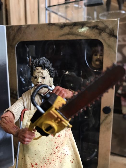 Figura massacre no Texas da Neca nova em caixa