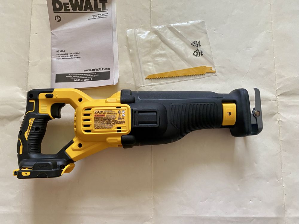 Пила Dewalt dcs384