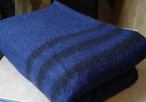 Одеяло армейское полушерстяное 140х205см (синее с черными полосами)