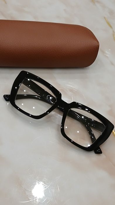 Окуляри для зору + 2.5 з футляром