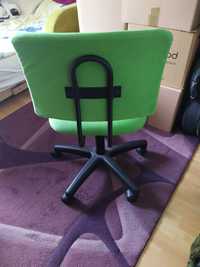 Krzesło obrotowe dla dziecka Ikea kolor zielony.