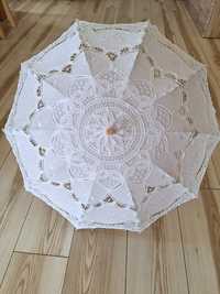 Biała parasolka ślubna,  do sesji zdjęciowej