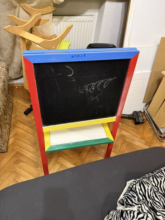 Дитячий столик 2 стільчика та магнітна дошка для малювання