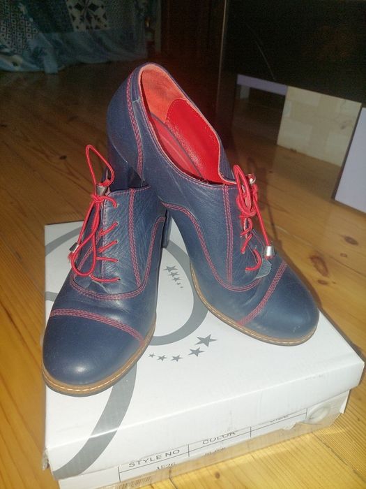 Жіночі туфлі черевички шкіряні сині.