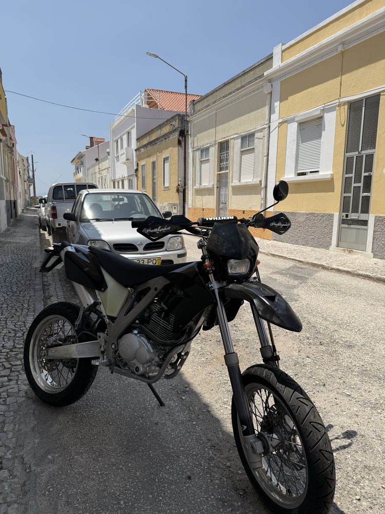 AJP 200 SuperMotard | 2011 | 16.000 km | Impecável