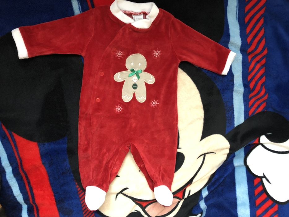 śliczny pajacyk niemowlęcy śpioszki świąteczny ciastek święta 1m-c