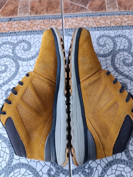 Salomon 42.5р. чоловічі напів черевики.