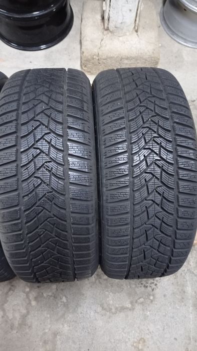 Opony zimowe Dunlop 215/50R17