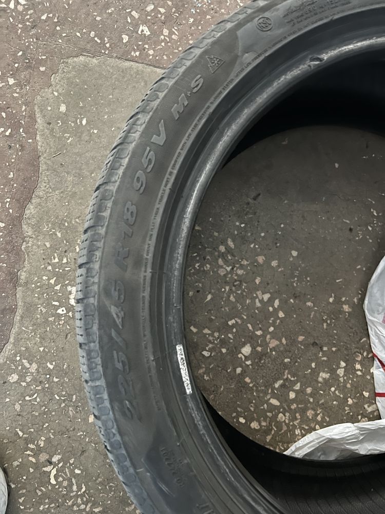 Зимова резина  225/40 r 18 Pirelli run flat