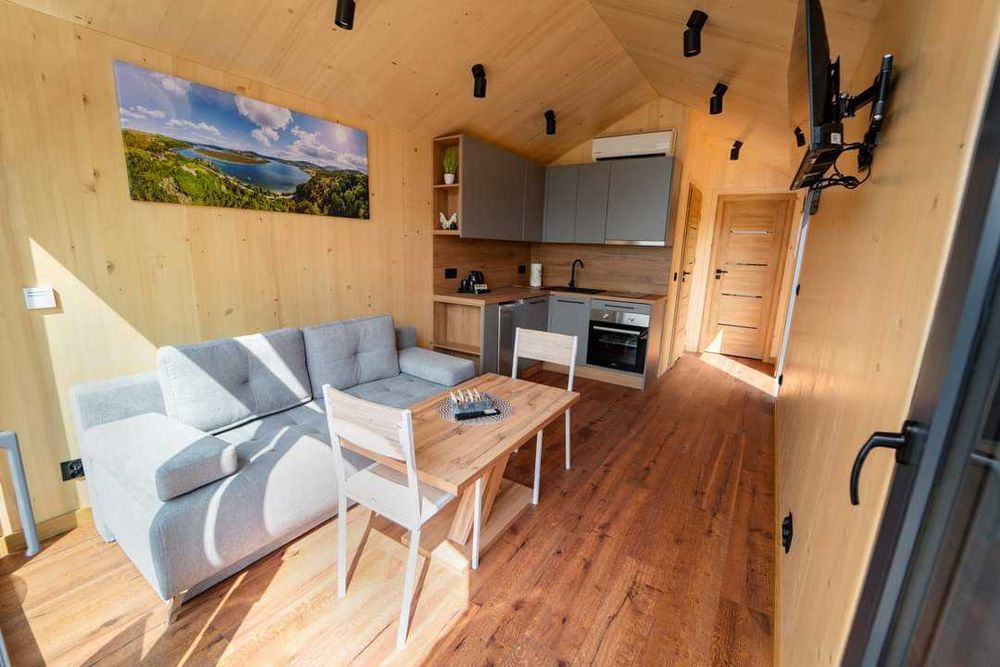 SŁONECZNY BRZEG Noclegi - domki z jacuzzi nad Jeziorem Rożnowskim