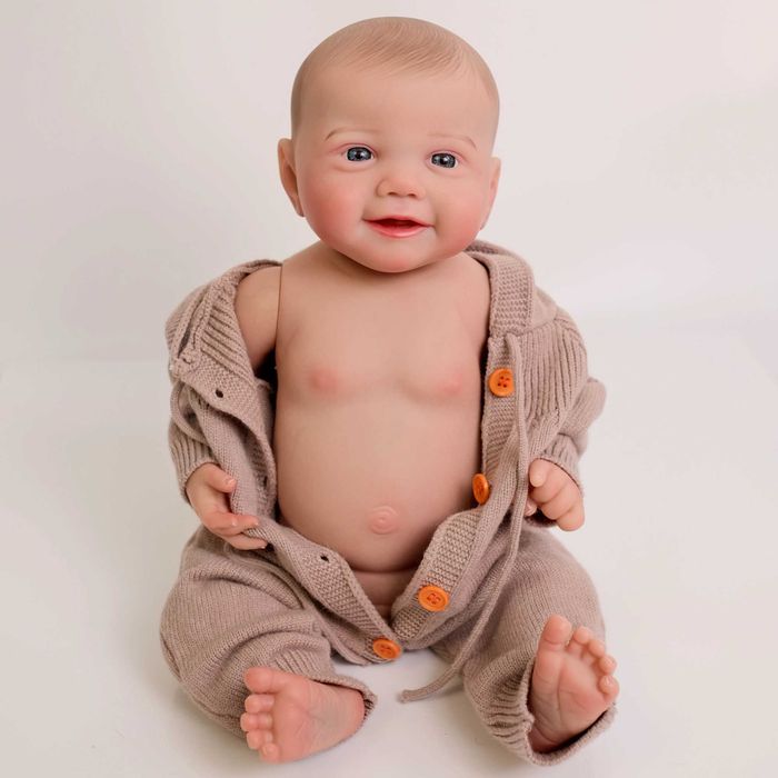 LALKA typu reborn w dzianinowym ubranku