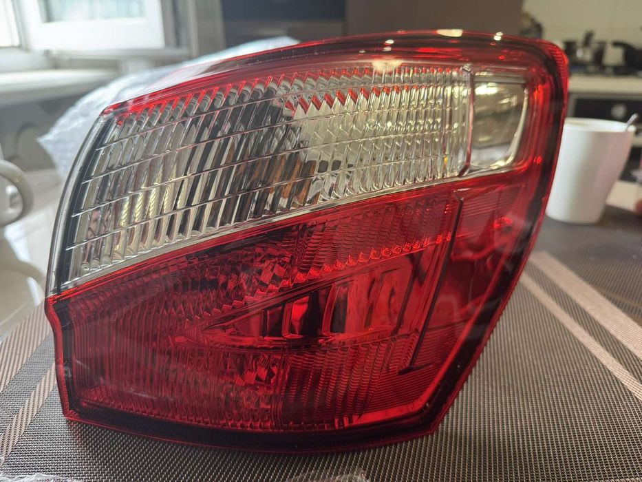 Nissan Qashqai j10 фонар правий новий Ніссан кашкай 2010-2014