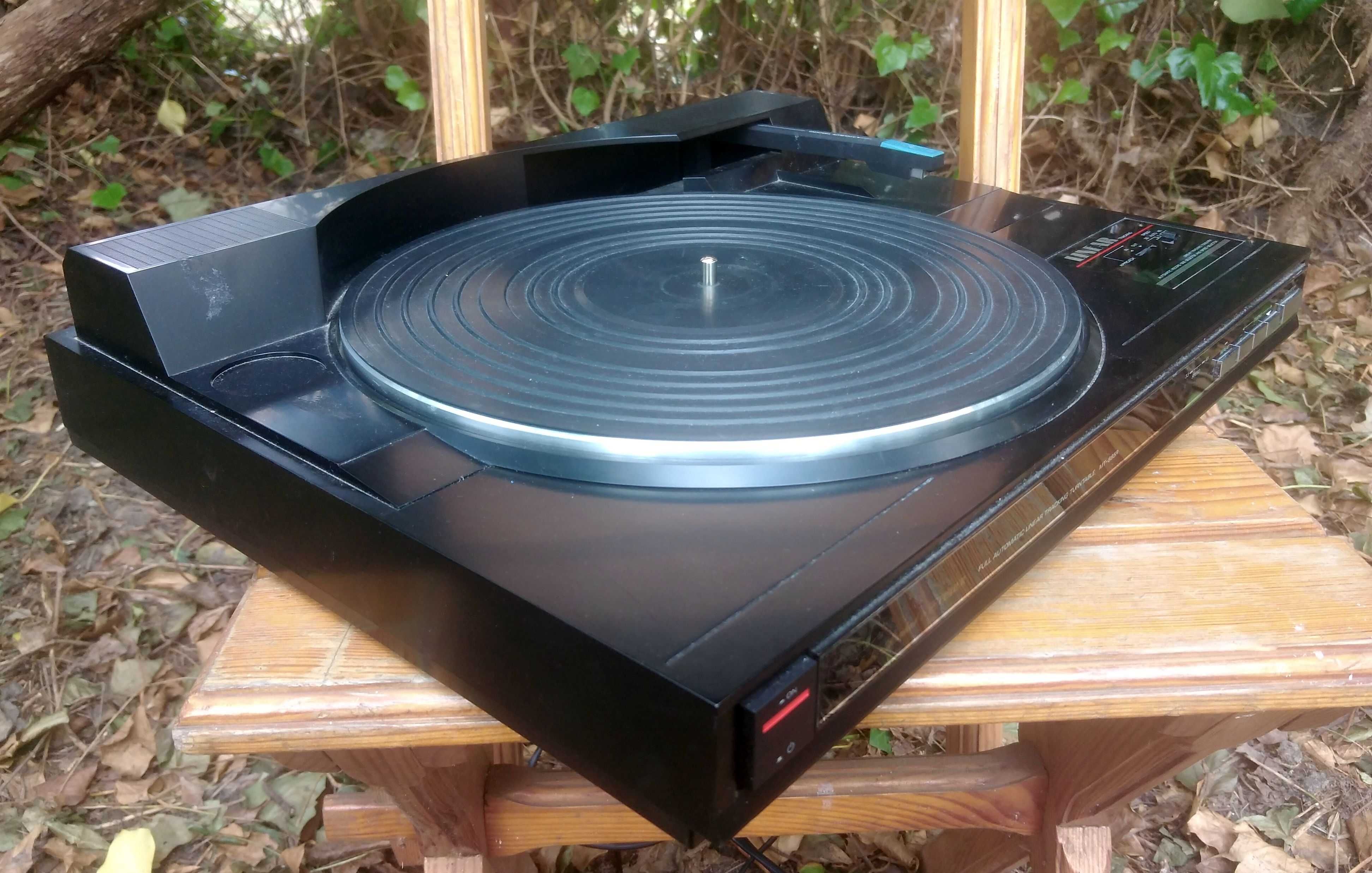 Gramofon Fisher MT-885R