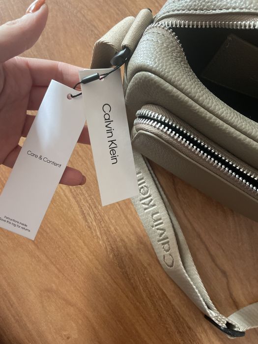 Listonoszka Calvin Klein
