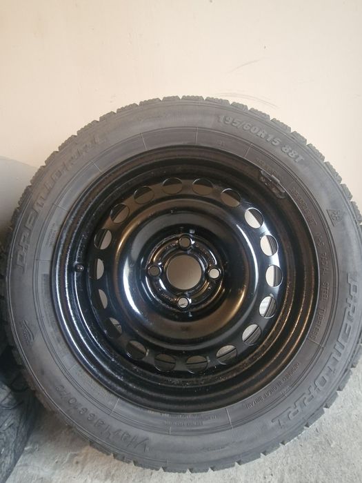 Продам комплект зимових коліс в зборі в розмірі 195/60 R15