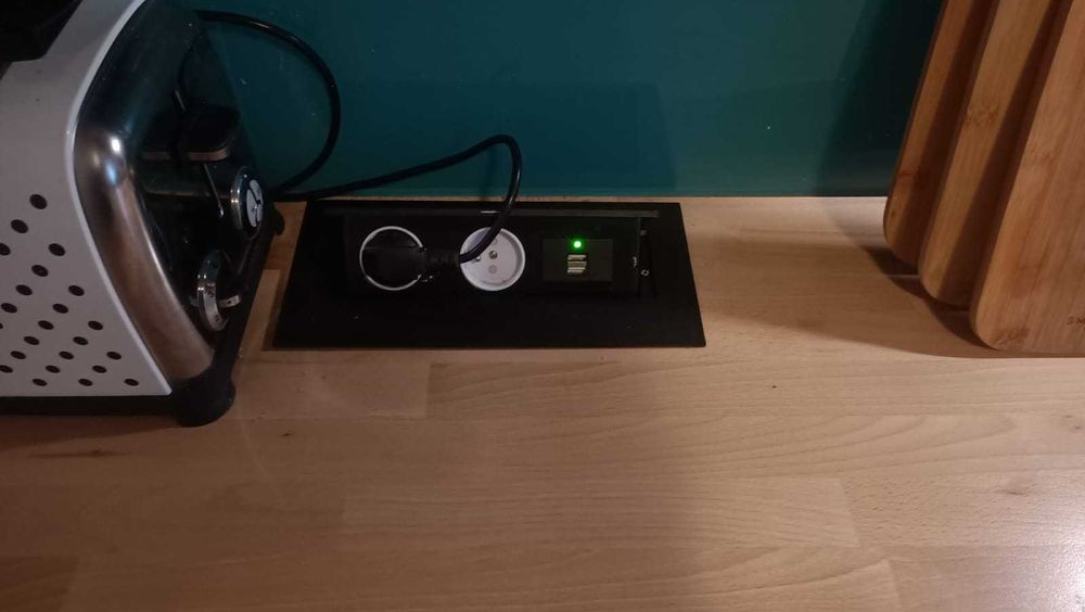 Piękna, nowoczesna kuchnia, dębowe blaty- jak nowa!