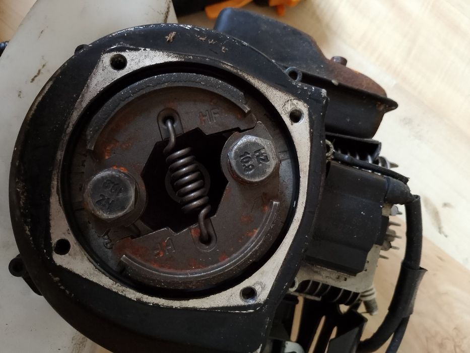 Silnik do kosy spalinowej