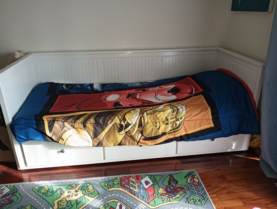 Cama hemnes com colchão incluído